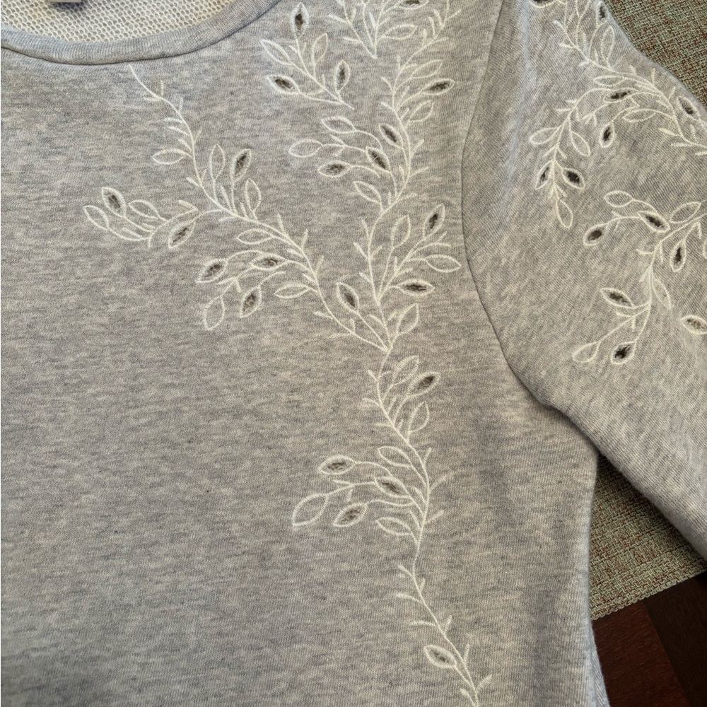 LOFT Gray lightweight sweatshirt with Crew Neck & 3/4 sleeves